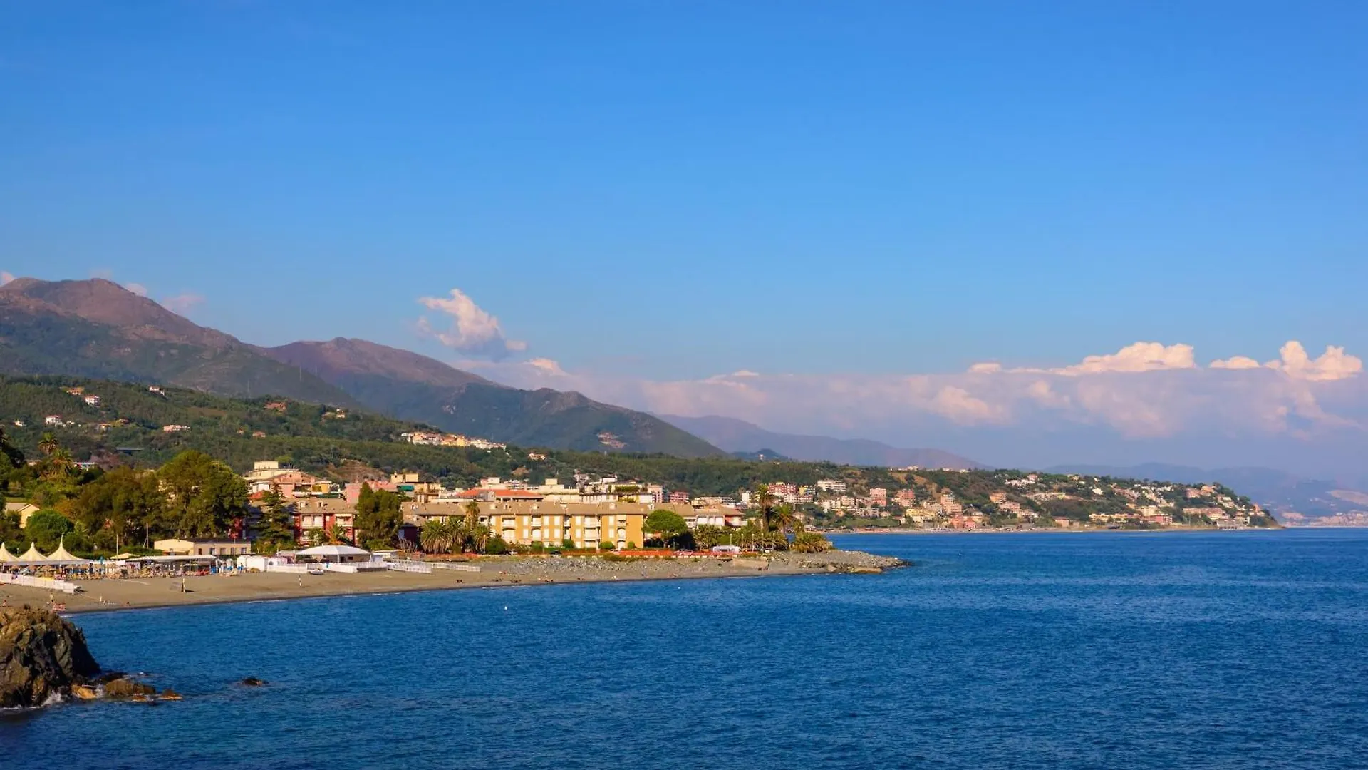 Acqua Marina 800M From The Sea - Happy Rentals Cogoleto Italia